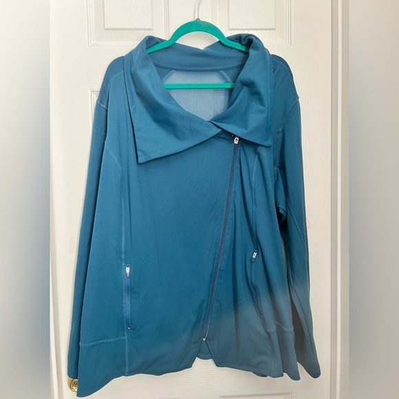 Livi Active Jackets & Blazers - Livi Active Teal Zip-Up Jacket